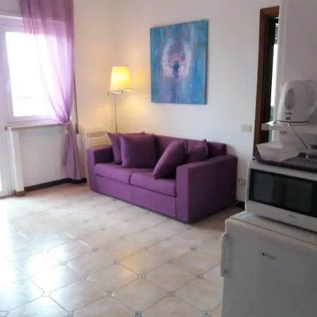 Vatican Flowers Ii Apartment *